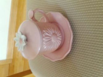 Teacup, saucer & lid