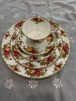 Royal Albert Old Country Rose sets