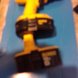 DeWalt Batteries 18 Volt Holding Charge Very Powerful Excellent Condition $20 Each
