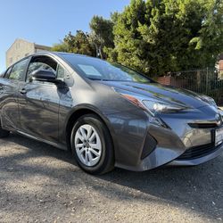 2018 Toyota Prius Hatchback 