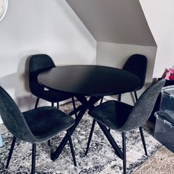 5-Piece dining Set $150