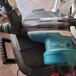 Makita Sds Max Rotary Concrete hammer 15amp