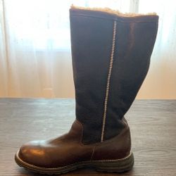 Ugg’s Size 8