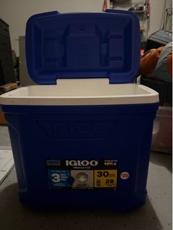IGLOO roller cooler- 30 qt