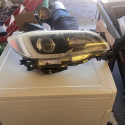 OEM Subaru Outback/Legacy PASSENGER side headlight 2015-2017