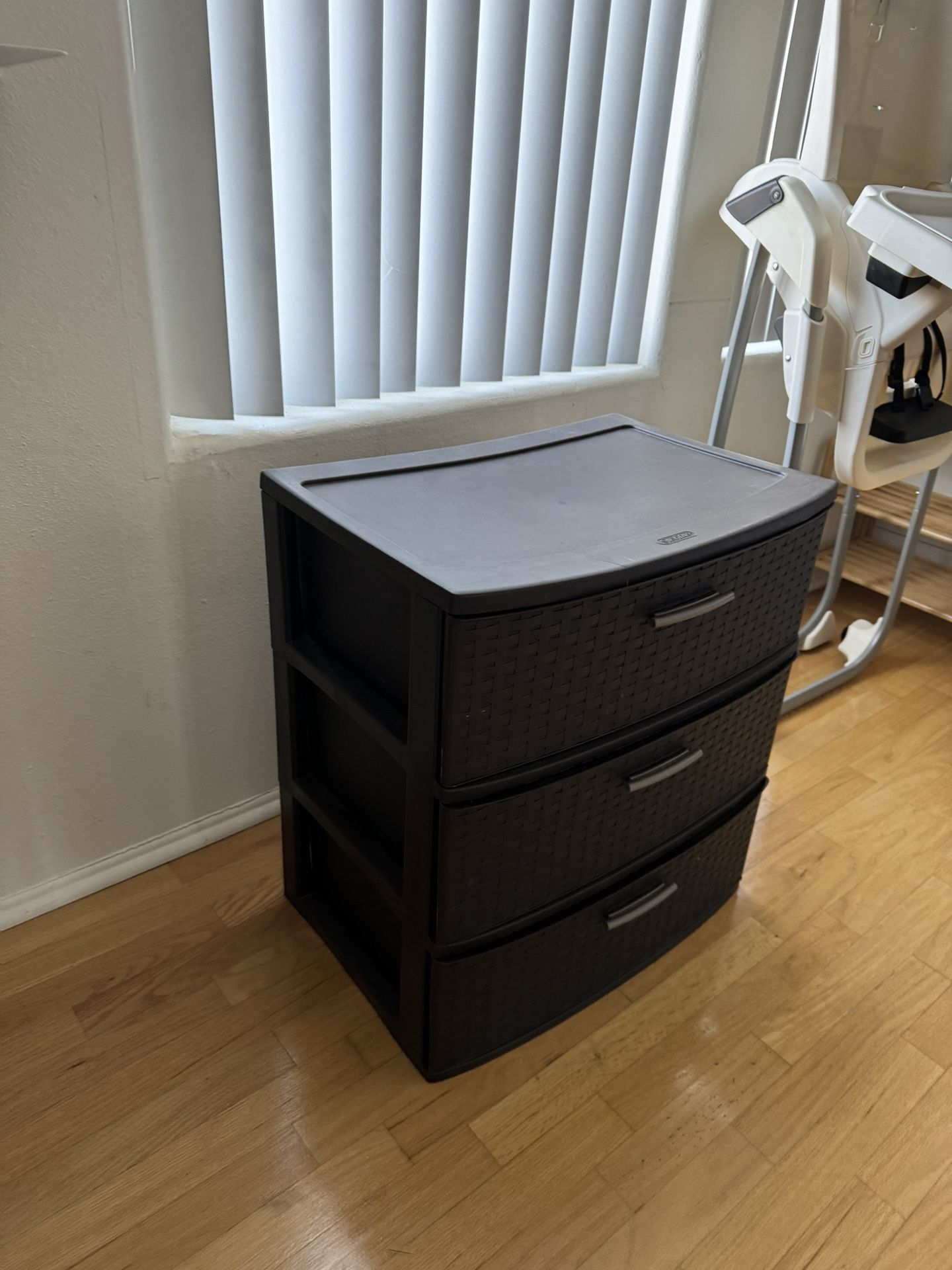 Plastic Bin Drawers (x3 Stackable)