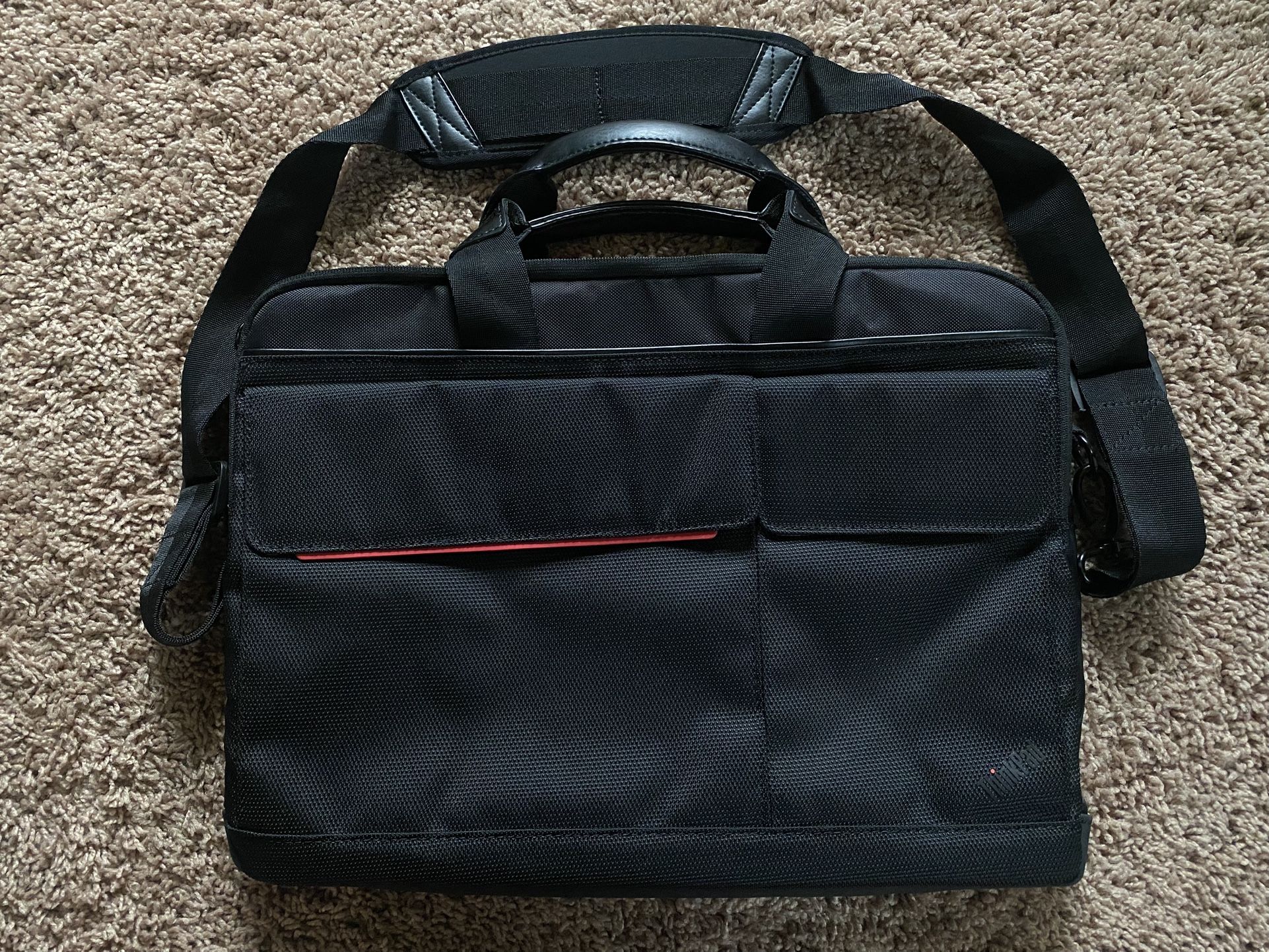 Lenovo ThinkPad Professional 4X40E77324 15.6" Backpack