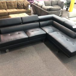 New Black Sectional Couch ! Free Delivery 🚚 ! Financing Available !