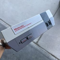 Nintendo NES Entertainment System Console