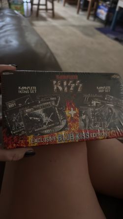 Komplete Kiss box set