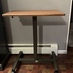 Adjustable desk