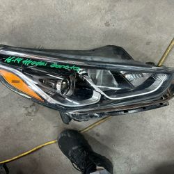 2018-19 HYUNDAI SONATA RH HEADLIGHT OEM