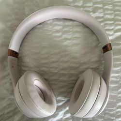 Beats solo 4