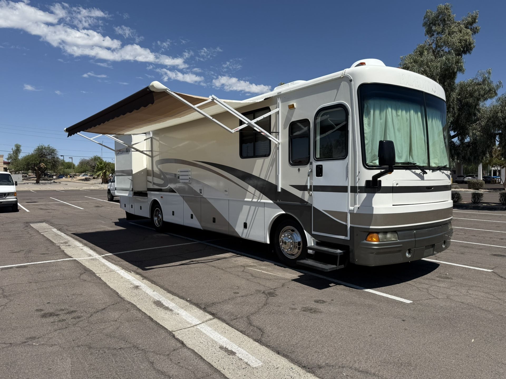 RV Class A Fleetwood Expedition Caterpillar 2002