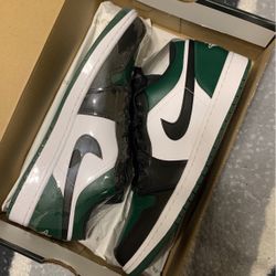 Men’s 11.5 Jordan Green Toes 1 