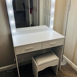Vanity Dresser with Mirror, Bulbs and Chair 