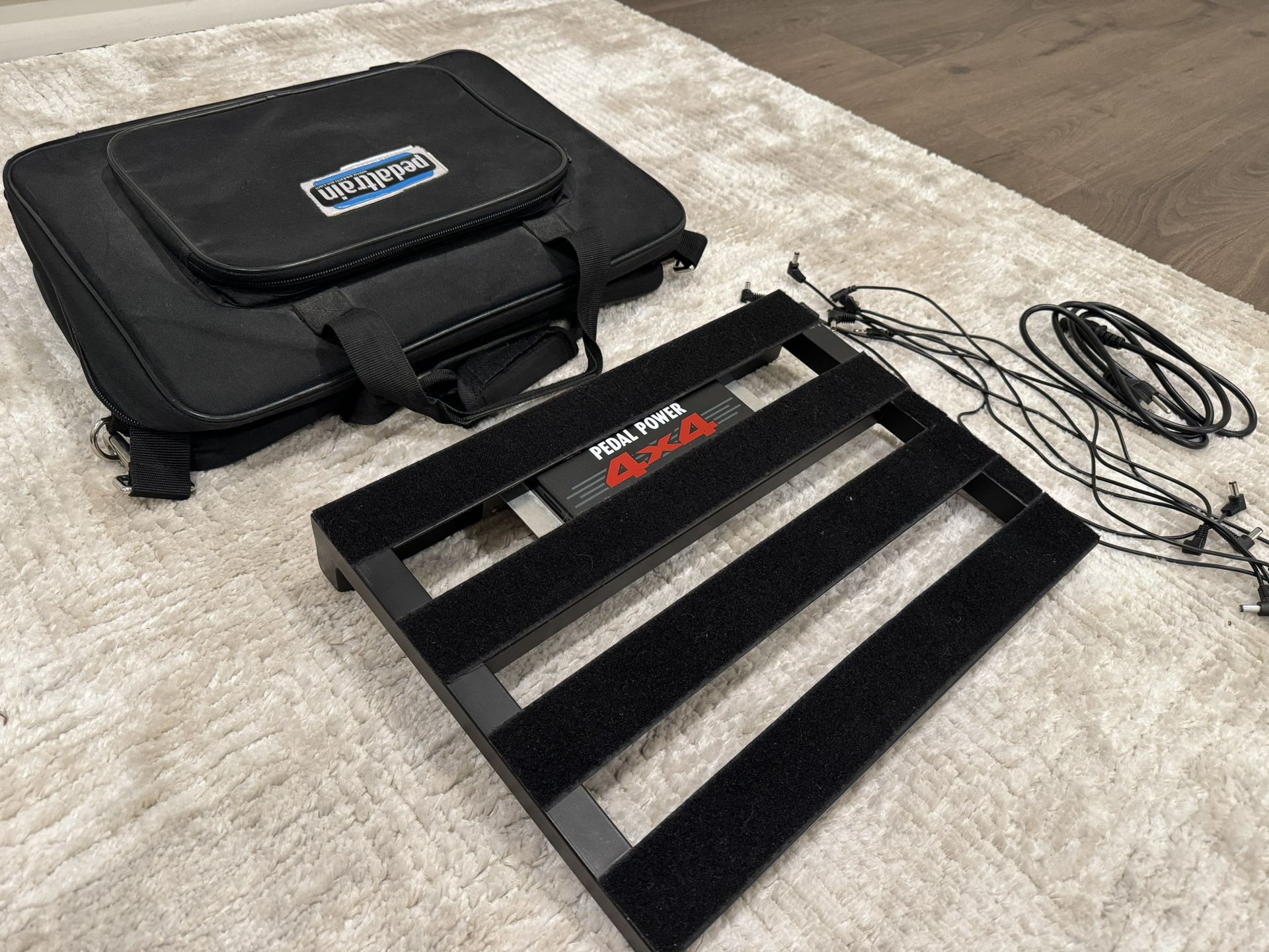 Pedaltrain classic pedalboard + Voodoo lab 4x4