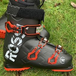 Rossi ski boots size 9