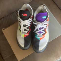 Nike Air Lebron XVIII low Size 8