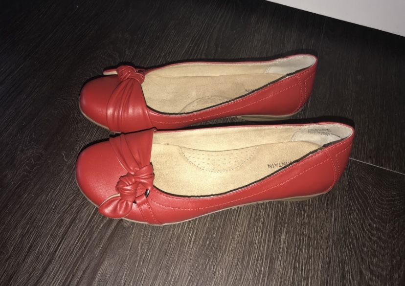 Red Flats (like new) Size 7.5 Women 