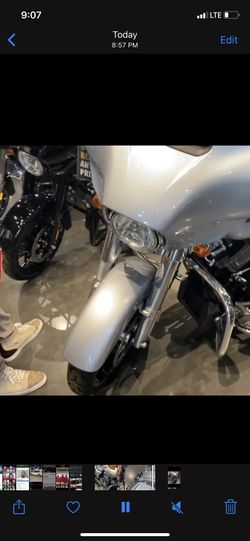Harley Davidson street glide 2020 for $20,000