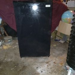Magic CHEF Mini Refrigerator 