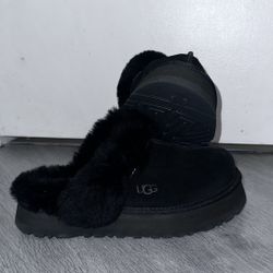 Black disquette UGGS 