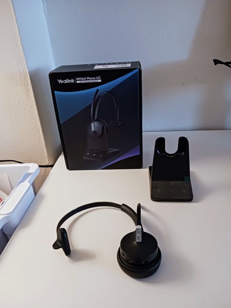 Yealink BH70 Mono Wireless Headset with Mic for Work, Bluetooth Headphone Teams Certified, up to 35h Talk Time, 91g Lightweight Comfort, USB-C to A
On