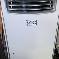 12,000 BTU Black N Decker Air Conditioner/ Heater 