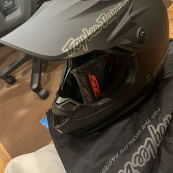 Brand New Troy Lee Design Youth Helmet 