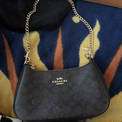 COACH Teri Shoulder bag