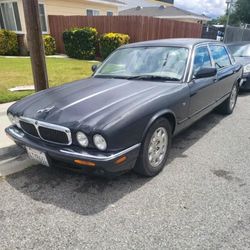 Jaguar 1998 XJ8