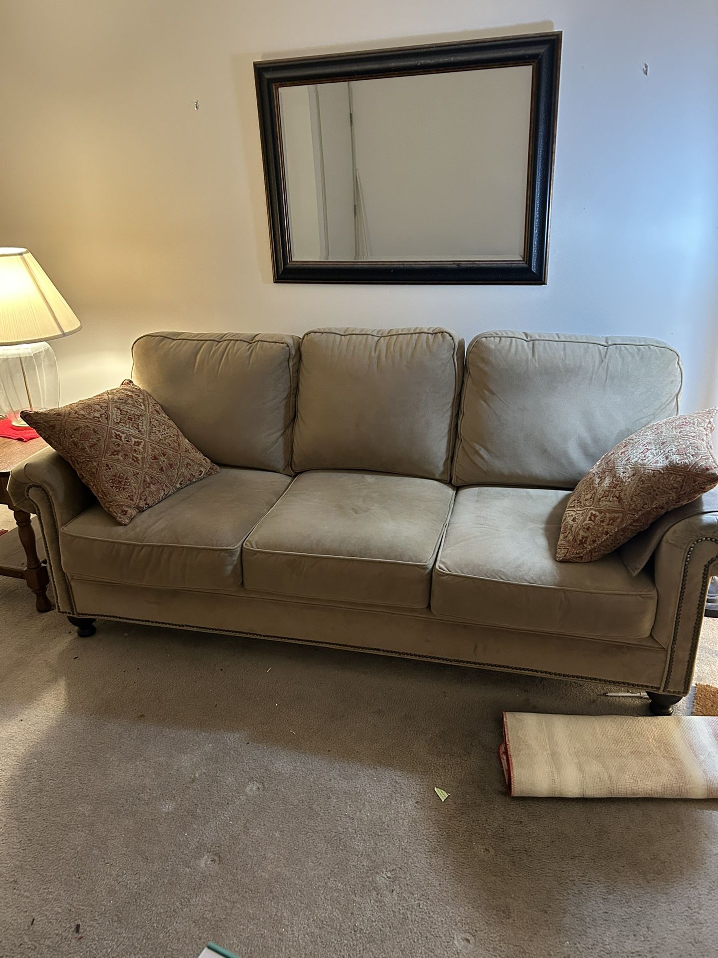 Pending Pick Up.         Couch