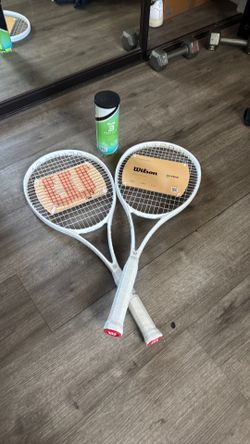 Wilson Ultra UV Tennis Racket