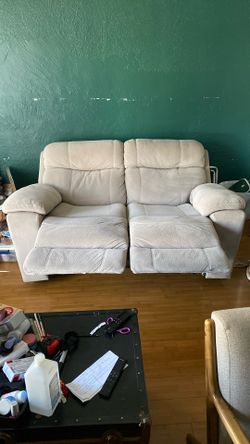 LOVESEAT RECLINING SOFA