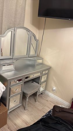 Makeup Vanity