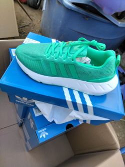 Adidas 6 1/2 Swift Run 22