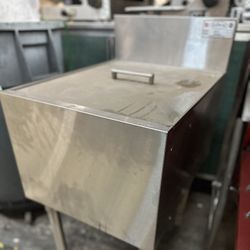 Used Ice Bin With Lid 
