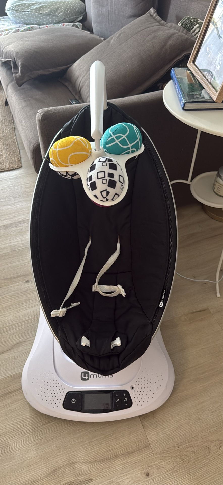4 moms baby swing