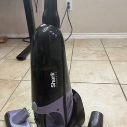 Shark Cordless Hand Vaccum 