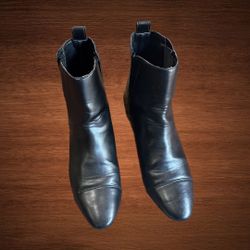 Zara collection black bootie with gold trim on the heel. Size 7,5