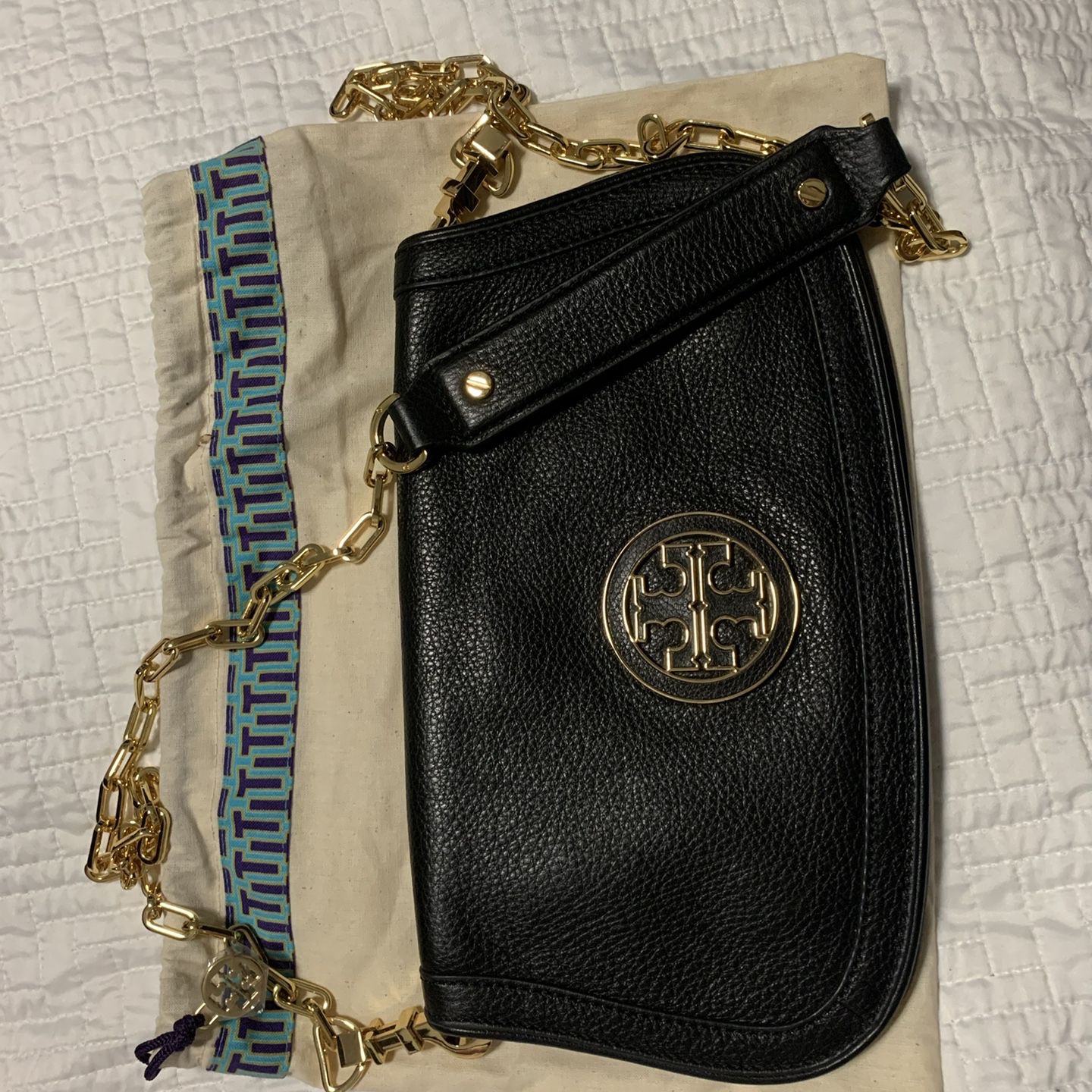 NWT! Tory Burch Thea Mini Web Shoulder Bag Crossbody Pebbled Leather Tassel  NWT for Sale in Carlsbad, CA - OfferUp