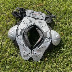 Schutt Medium Skill Shoulder Pads