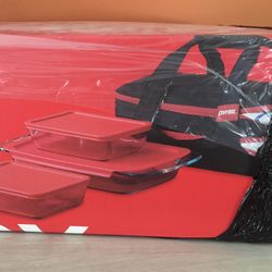 New Sealed  9 Piece Pyrex With Carry Bag