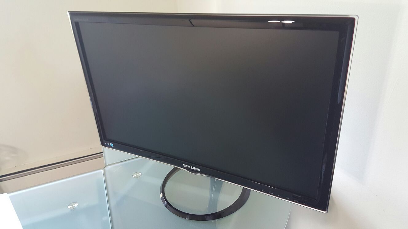 Samsung syncmaster SA550 Monitor. 27 inch Full HD HDMI LED Monitor.
