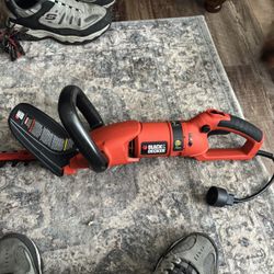 Black & Decker 24 Inch Hedge Trimmer