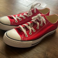 Low top Converse Shoes Size 7 Men’s 