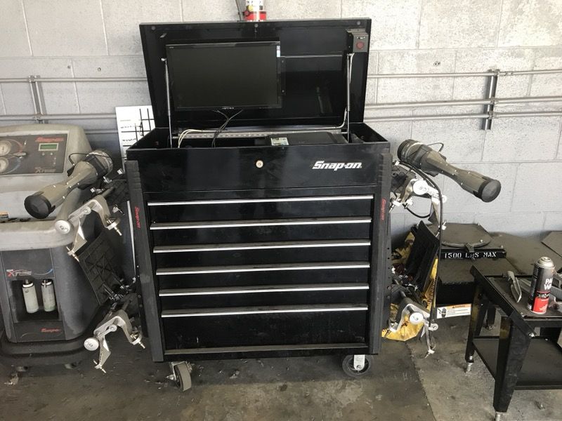 Snap-On alignment machine