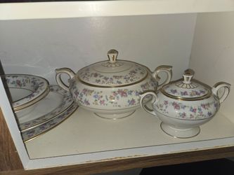 LAMBERTON FINE CHINA SET