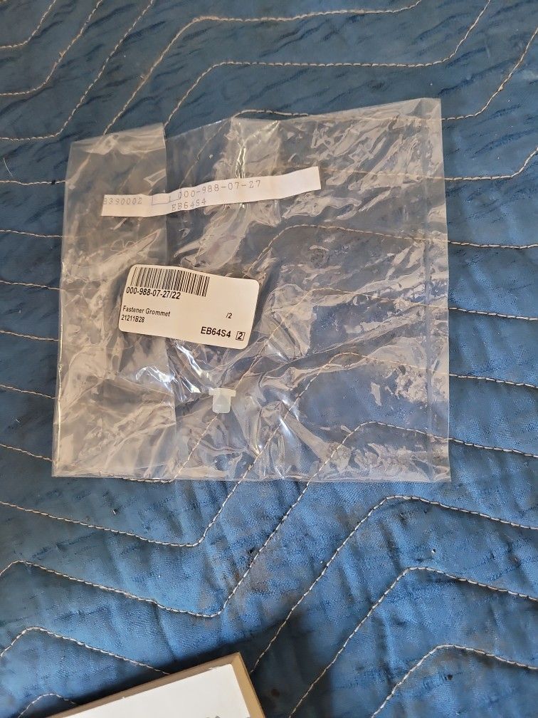 New Oem MBZ EMBLEM GROMMET FASTNER